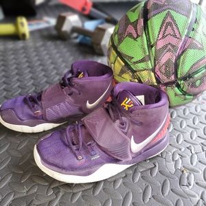 Nike Kyrie basketball shoes. Grand purple & white